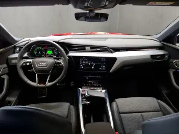 AUDI SQ8 Sportback e-tron 370 kW