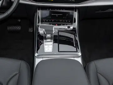 Audi Q8 50 TD S line quattro S Tronic PANO