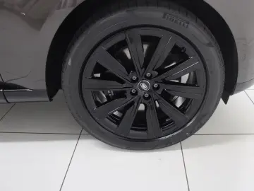 Land Rover Range Rover P550e HSE Hybrid SWB AHK Head-Up