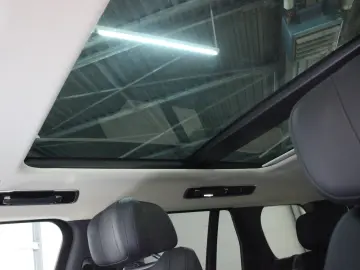 Land Rover Range Rover P550e HSE Hybrid SWB AHK Head-Up