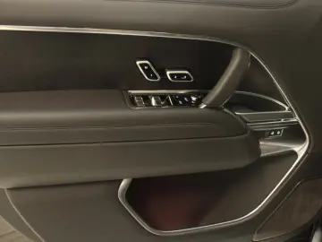 Land Rover Range Rover P550e HSE Hybrid SWB AHK Head-Up