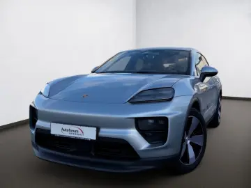 PORSCHE Macan 4 Electric LUFTFAHRWERK PANORAMADACH