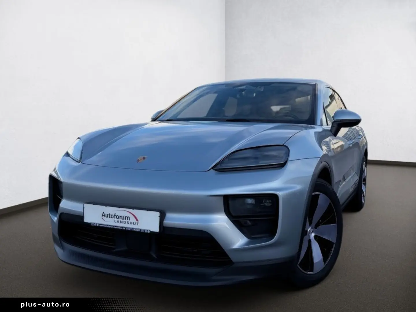 PORSCHE Macan 4 Electric LUFTFAHRWERK PANORAMADACH