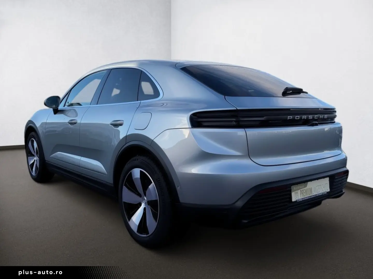 PORSCHE Macan 4 Electric LUFTFAHRWERK PANORAMADACH