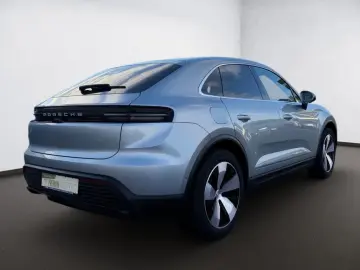 PORSCHE Macan 4 Electric LUFTFAHRWERK PANORAMADACH