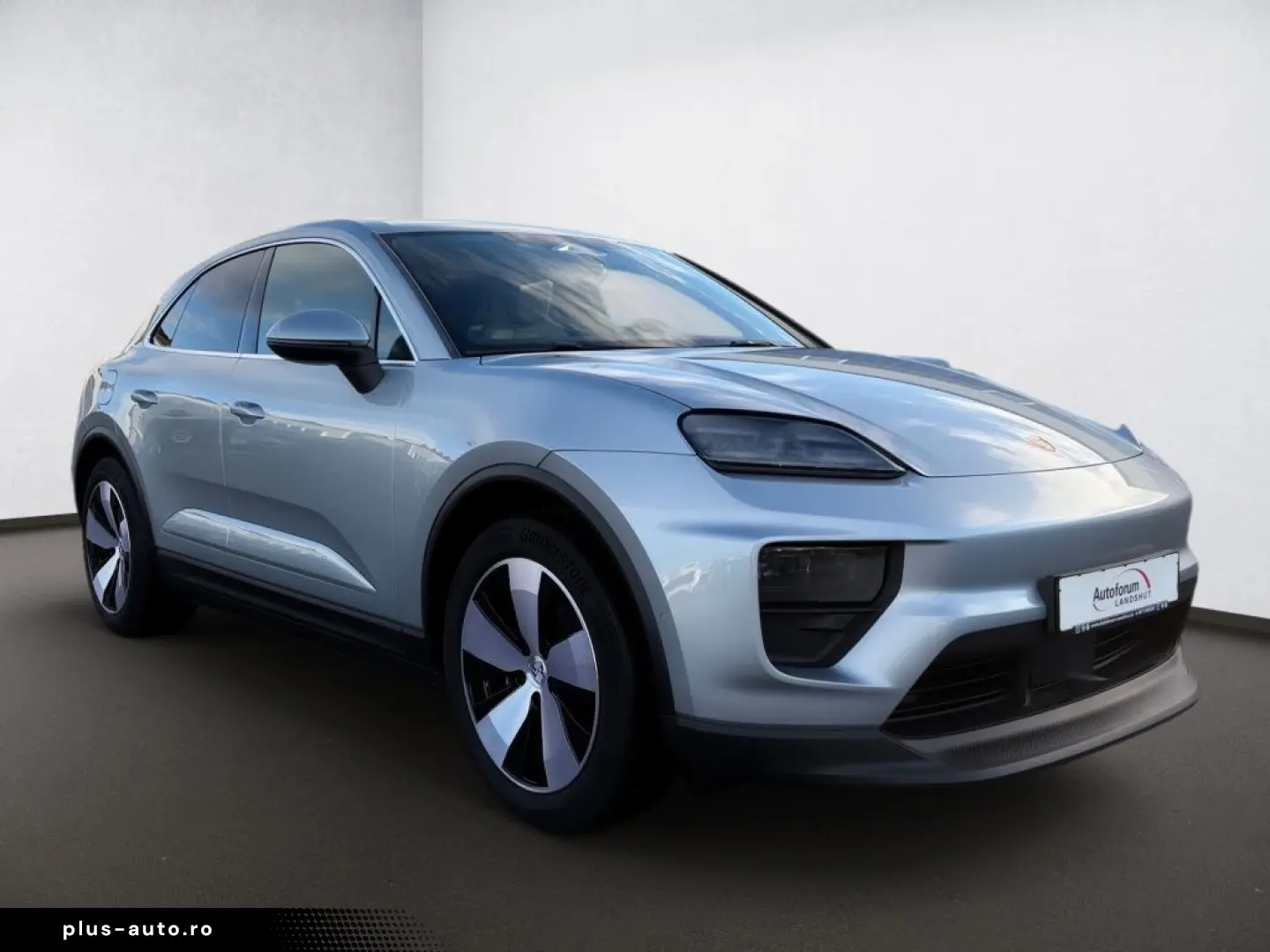 PORSCHE Macan 4 Electric LUFTFAHRWERK PANORAMADACH