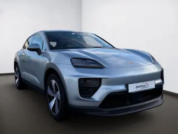 PORSCHE Macan 4 Electric LUFTFAHRWERK PANORAMADACH