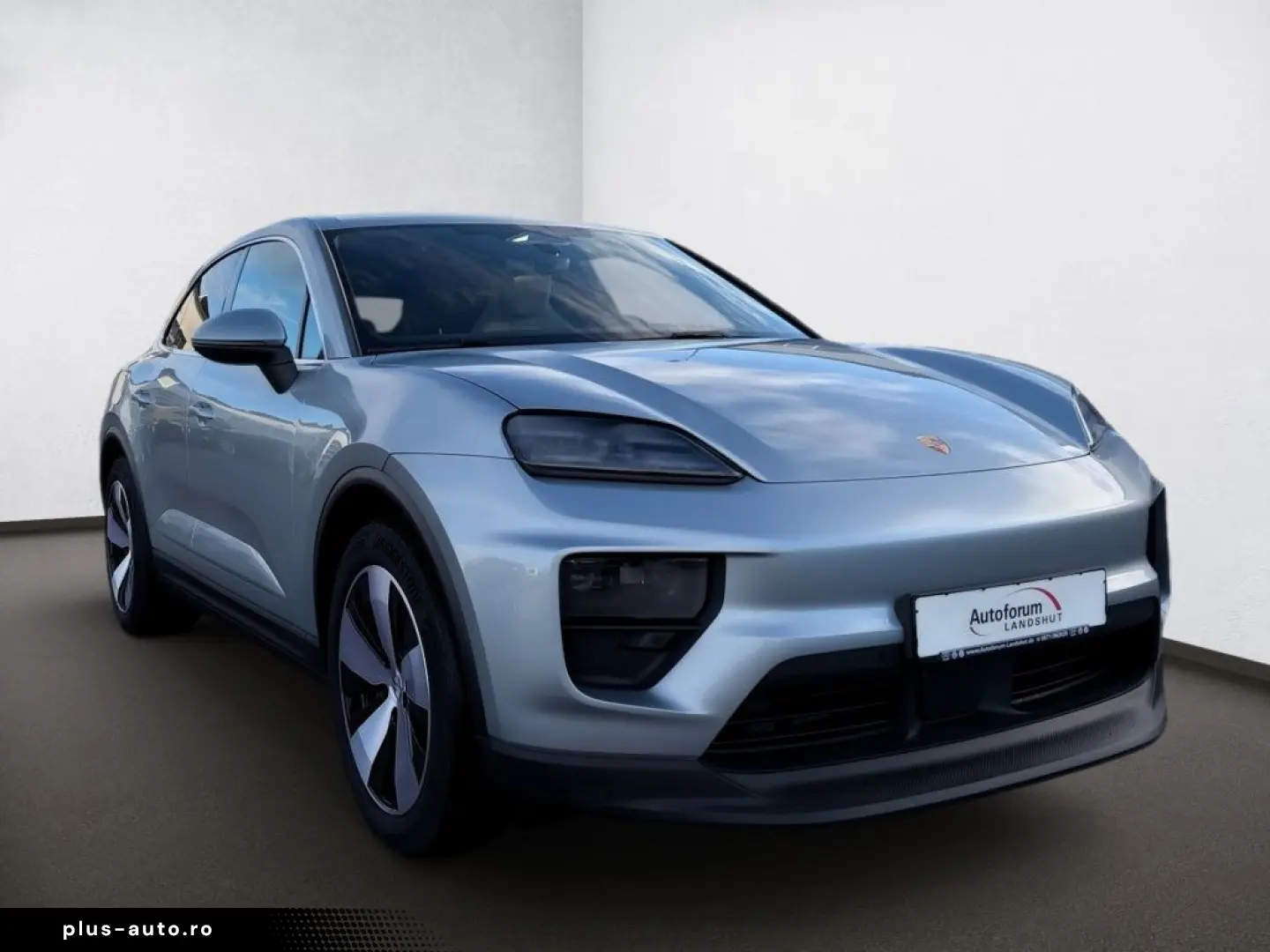 PORSCHE Macan 4 Electric LUFTFAHRWERK PANORAMADACH