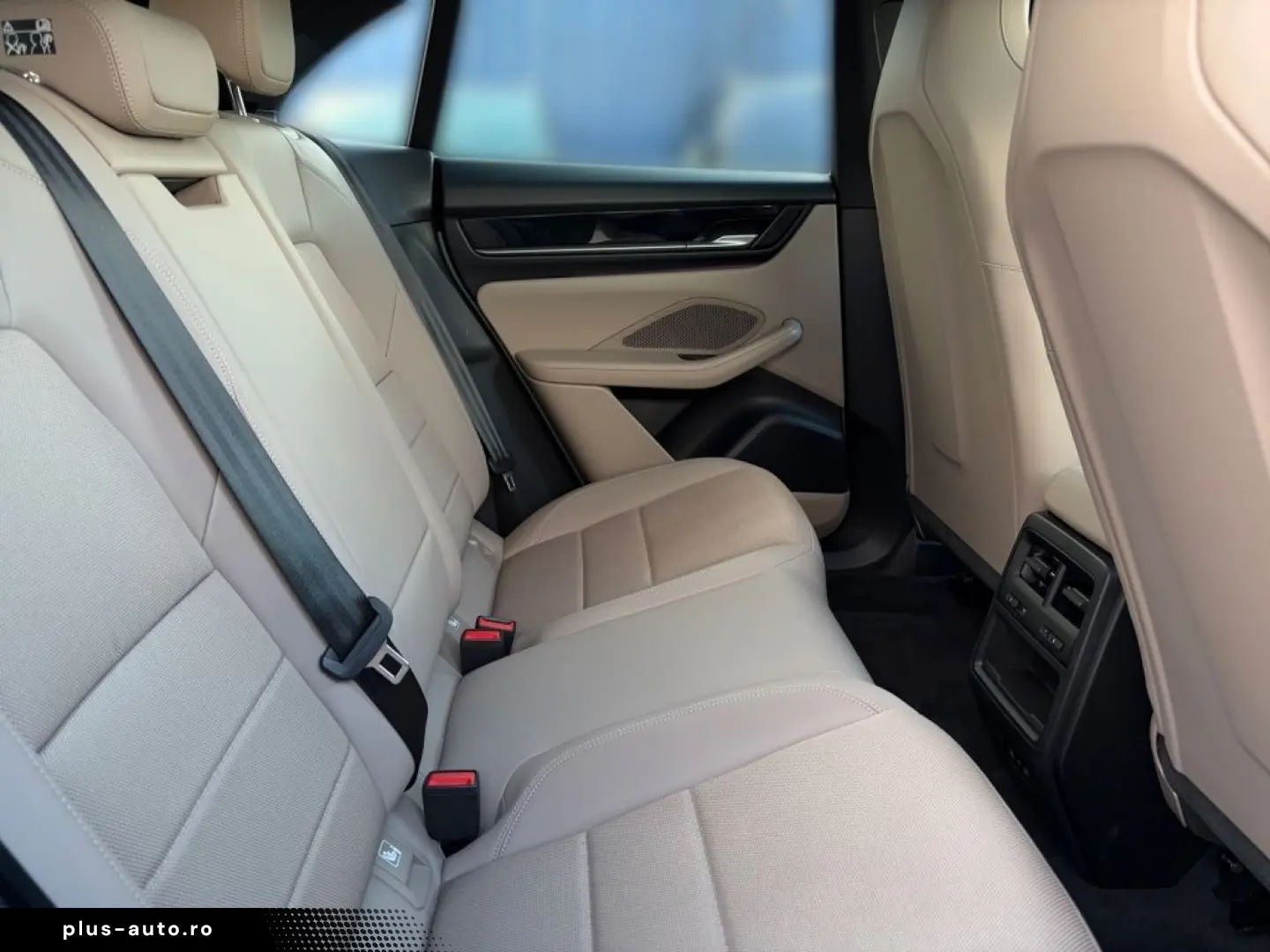 PORSCHE Macan 4 Electric LUFTFAHRWERK PANORAMADACH