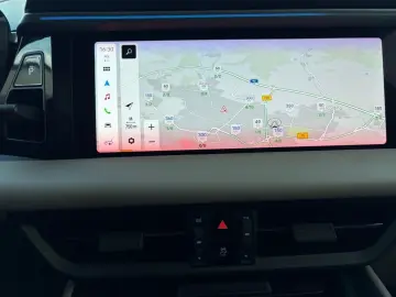 PORSCHE Macan 4 Electric LUFTFAHRWERK PANORAMADACH