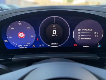 PORSCHE Macan 4 Electric LUFTFAHRWERK PANORAMADACH