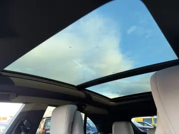 PORSCHE Macan 4 Electric LUFTFAHRWERK PANORAMADACH