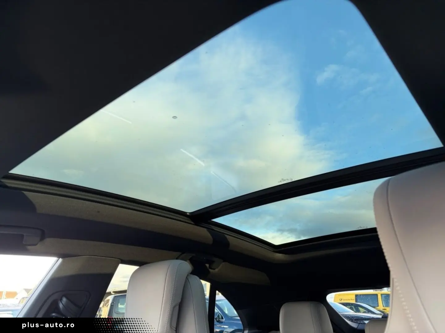 PORSCHE Macan 4 Electric LUFTFAHRWERK PANORAMADACH