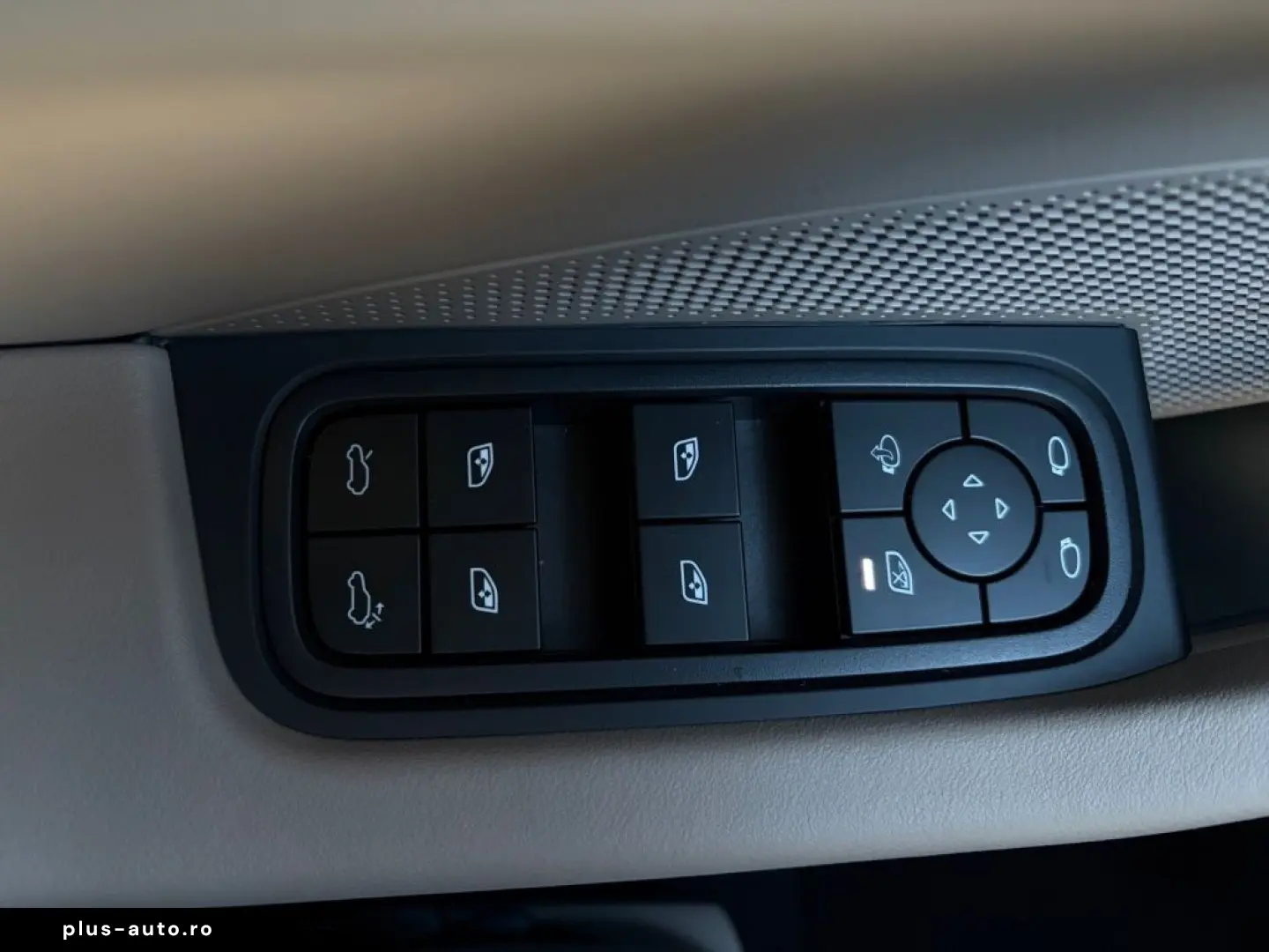 PORSCHE Macan 4 Electric LUFTFAHRWERK PANORAMADACH