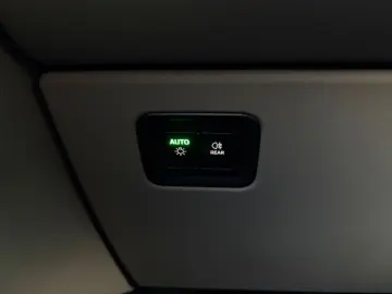 PORSCHE Macan 4 Electric LUFTFAHRWERK PANORAMADACH