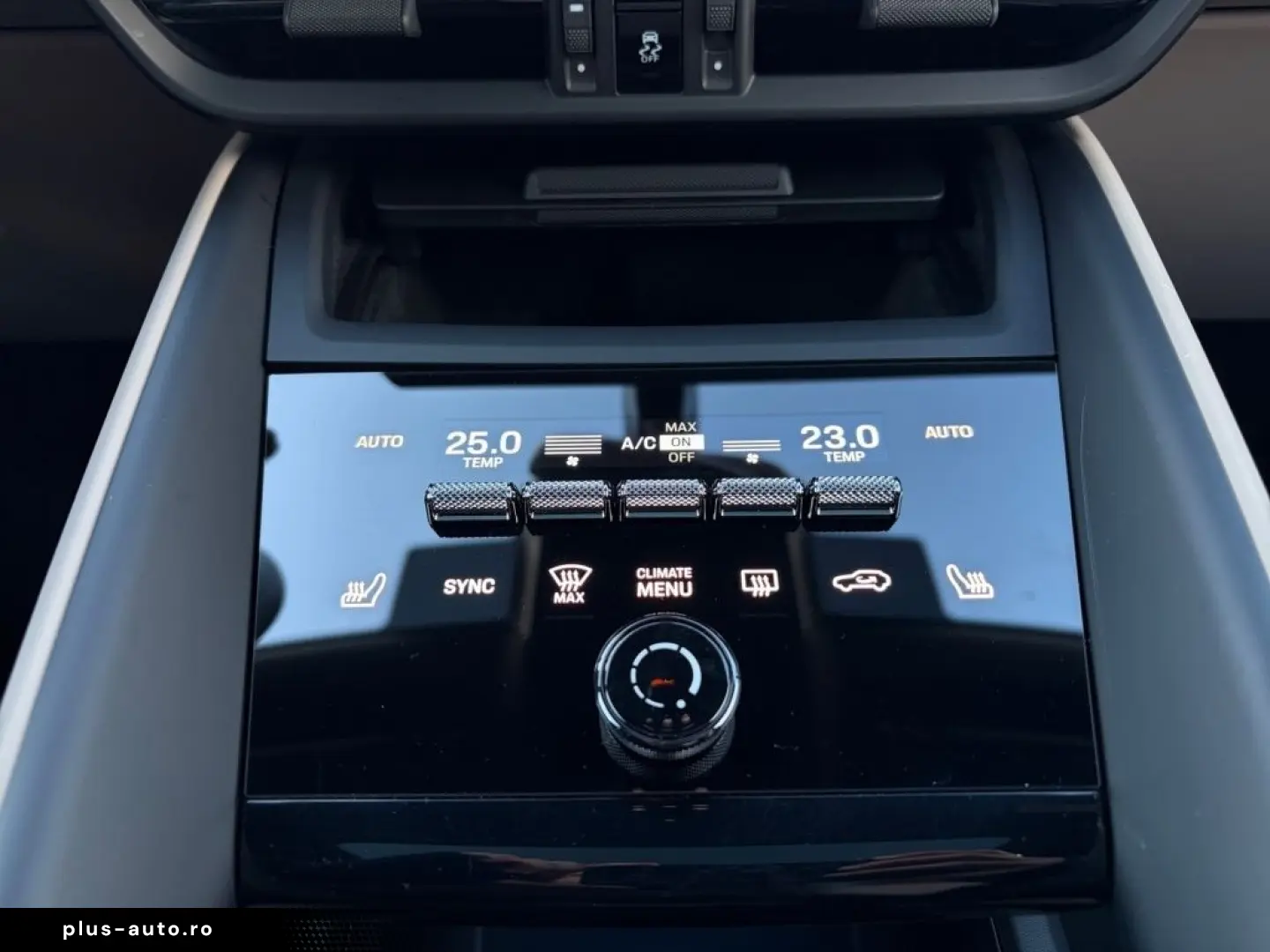 PORSCHE Macan 4 Electric LUFTFAHRWERK PANORAMADACH