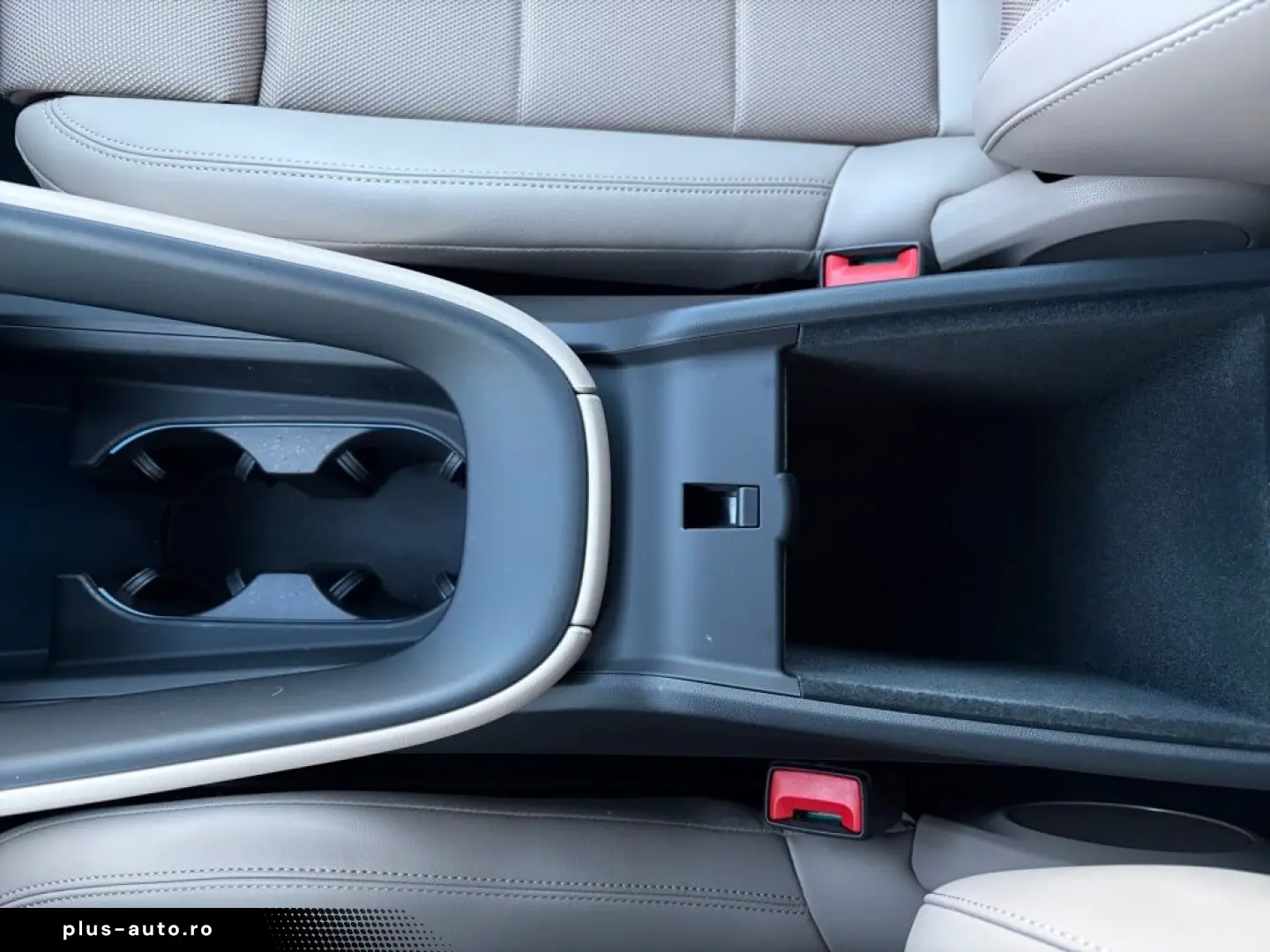 PORSCHE Macan 4 Electric LUFTFAHRWERK PANORAMADACH