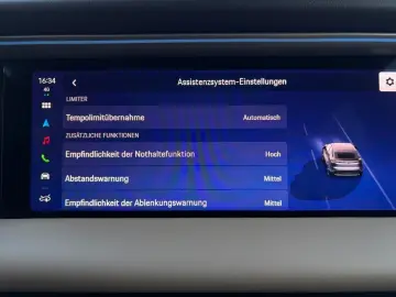 PORSCHE Macan 4 Electric LUFTFAHRWERK PANORAMADACH