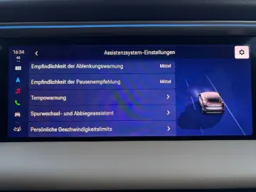 PORSCHE Macan 4 Electric LUFTFAHRWERK PANORAMADACH