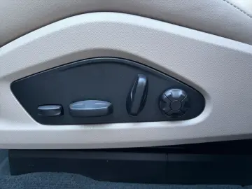 PORSCHE Macan 4 Electric LUFTFAHRWERK PANORAMADACH