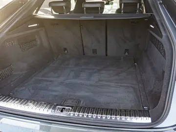 Audi Q8 S line 50 TDI qu. tiptronic Navi HuD Pano ACC