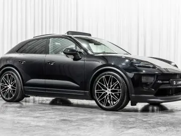 PORSCHE Macan 4 Electric Panodak BOSE Sport Chrono Trekh