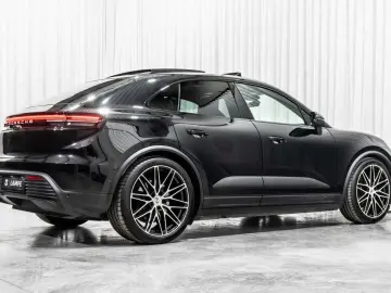 PORSCHE Macan 4 Electric Panodak BOSE Sport Chrono Trekh