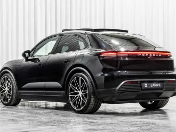 PORSCHE Macan 4 Electric Panodak BOSE Sport Chrono Trekh