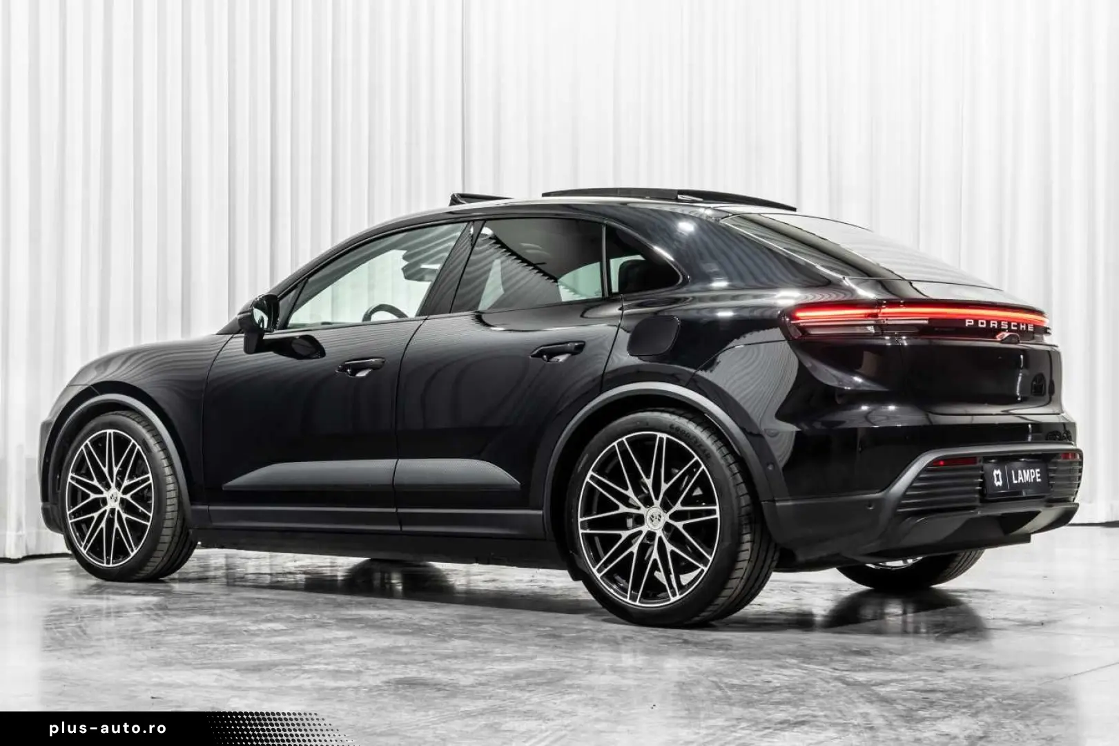 PORSCHE Macan 4 Electric Panodak BOSE Sport Chrono Trekh