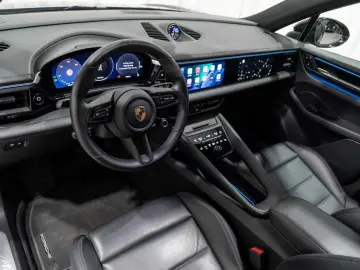 PORSCHE Macan 4 Electric Panodak BOSE Sport Chrono Trekh