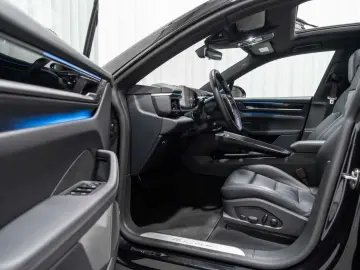 PORSCHE Macan 4 Electric Panodak BOSE Sport Chrono Trekh