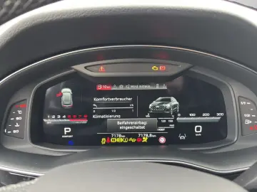 Audi SQ8 TFSI quattro MATRIX PANO AHK STANDHZ