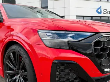 Audi SQ8 TFSI  STANHEIZUNG AHK PANO B&O HUD