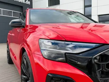 Audi SQ8 TFSI  STANHEIZUNG AHK PANO B&O HUD