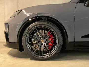 Porsche Macan GTS   3D Surround View   AHK   BOSE