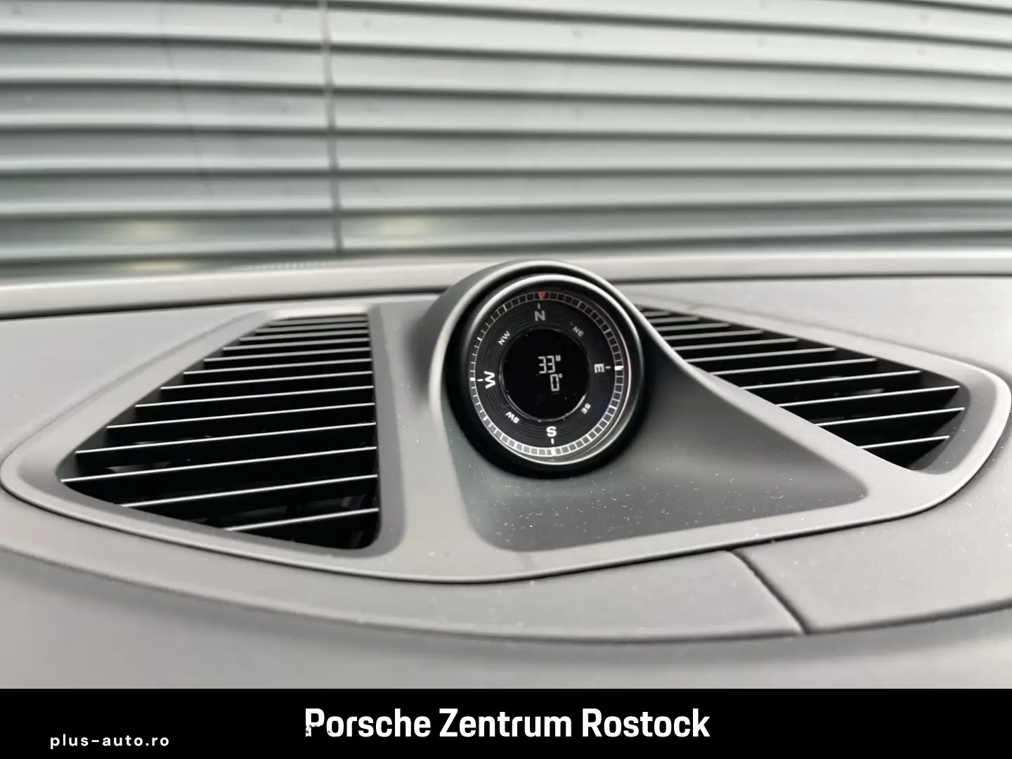 Porsche Macan Air Suspension Panoramic LED Matrix