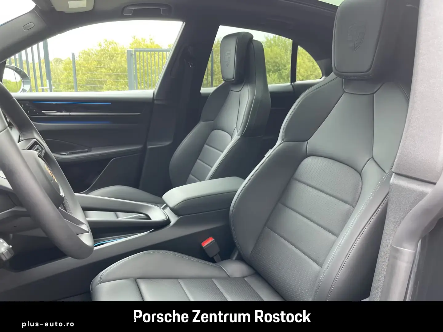 Porsche Macan Air Suspension Panoramic LED Matrix