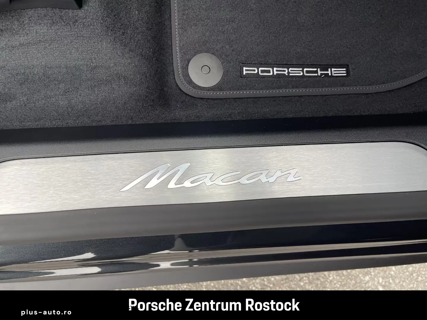 Porsche Macan Air Suspension Panoramic LED Matrix
