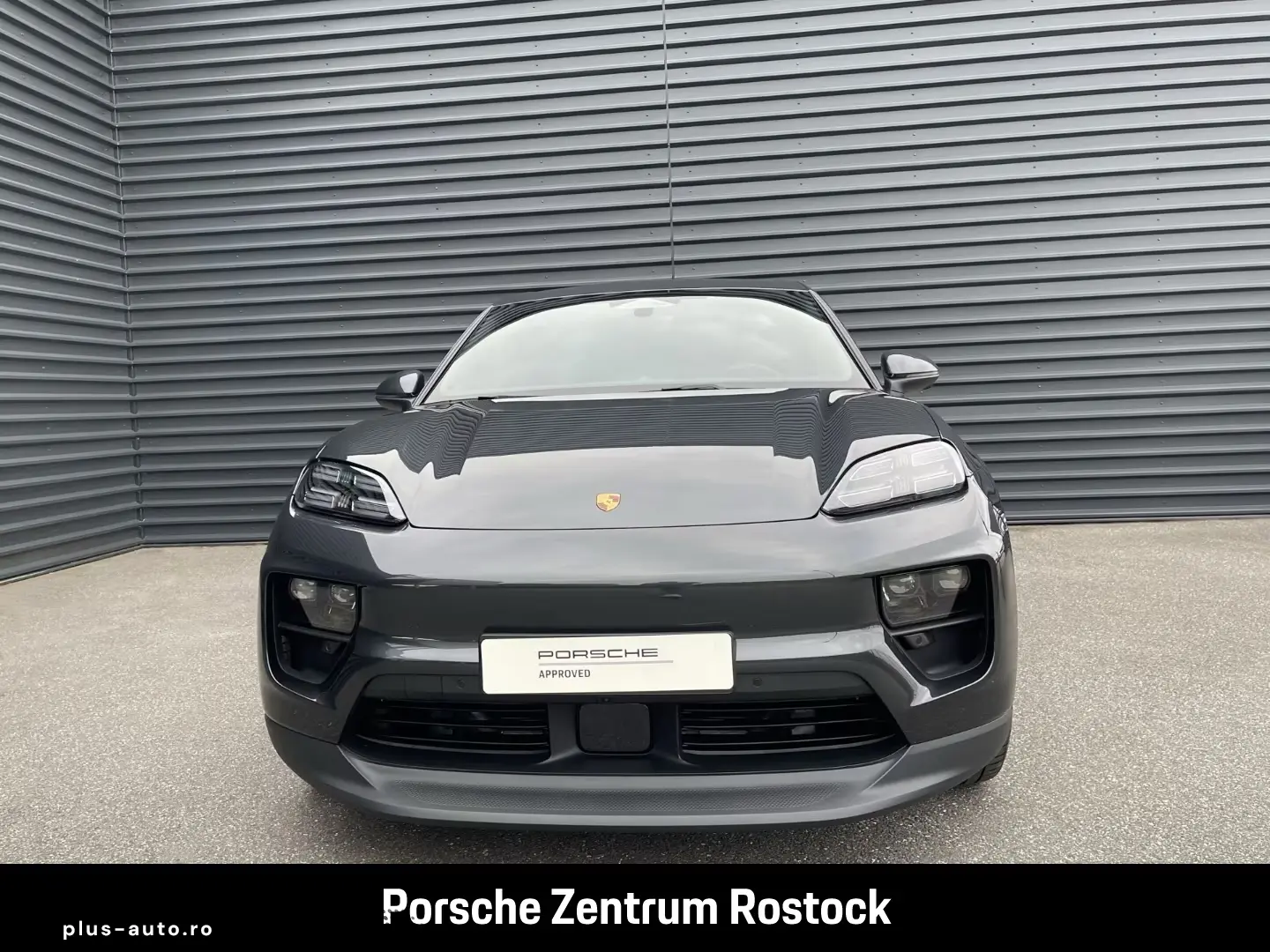 Porsche Macan Air Suspension Panoramic LED Matrix