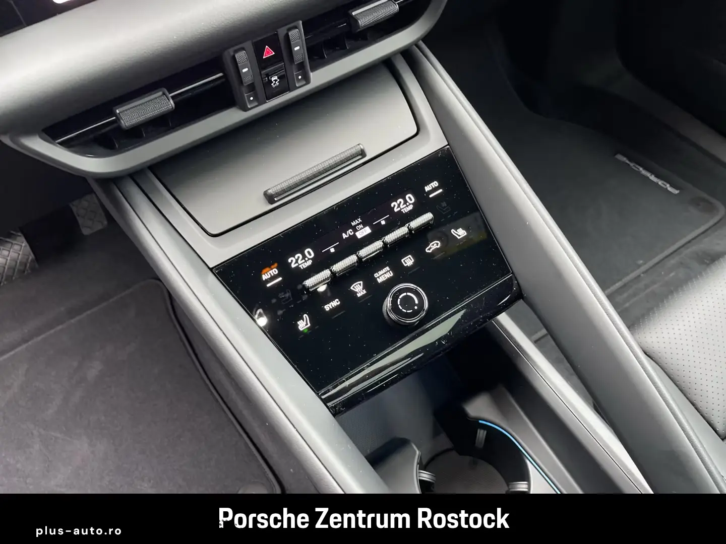 Porsche Macan Air Suspension Panoramic LED Matrix