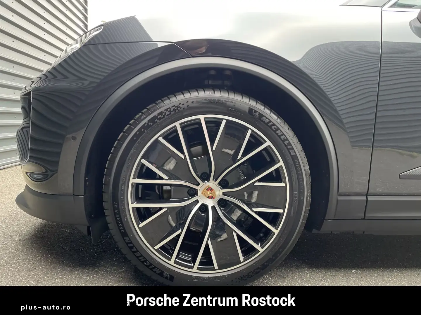 Porsche Macan Air Suspension Panoramic LED Matrix