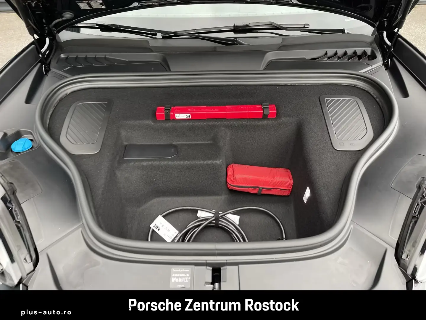 Porsche Macan Air Suspension Panoramic LED Matrix