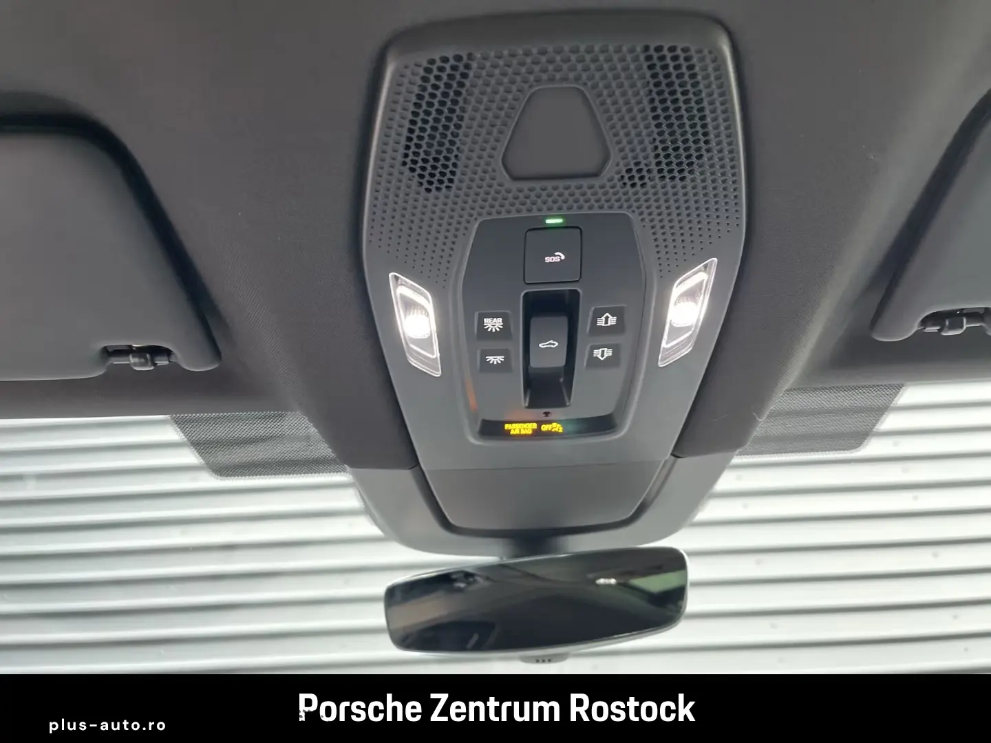 Porsche Macan Air Suspension Panoramic LED Matrix