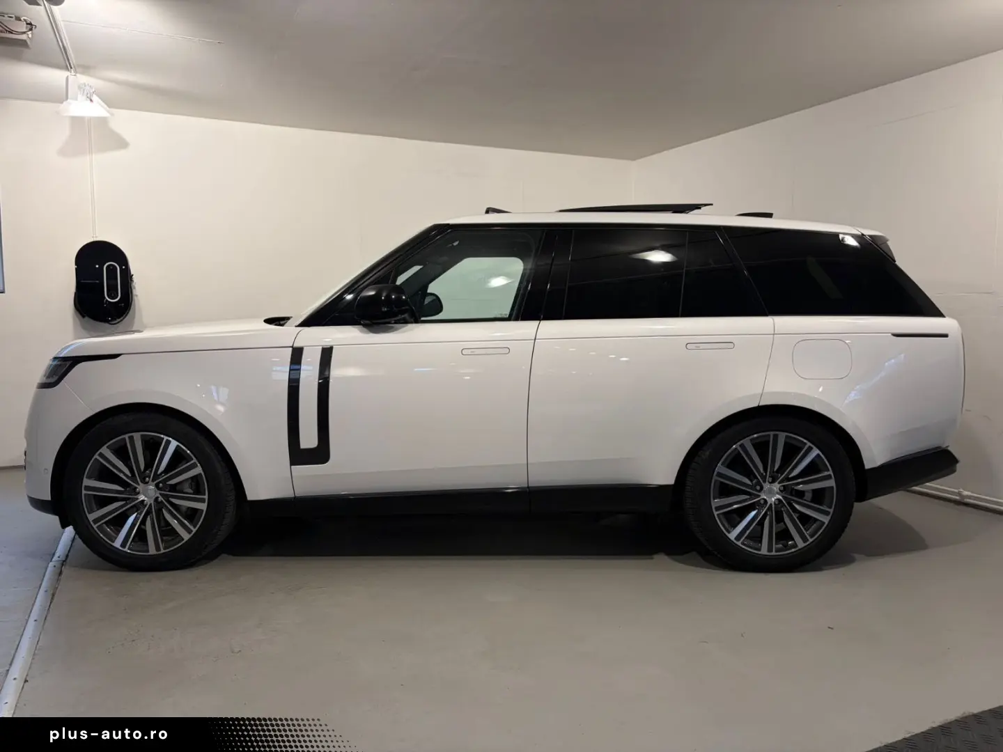 LAND ROVER Range Rover P440e HSE