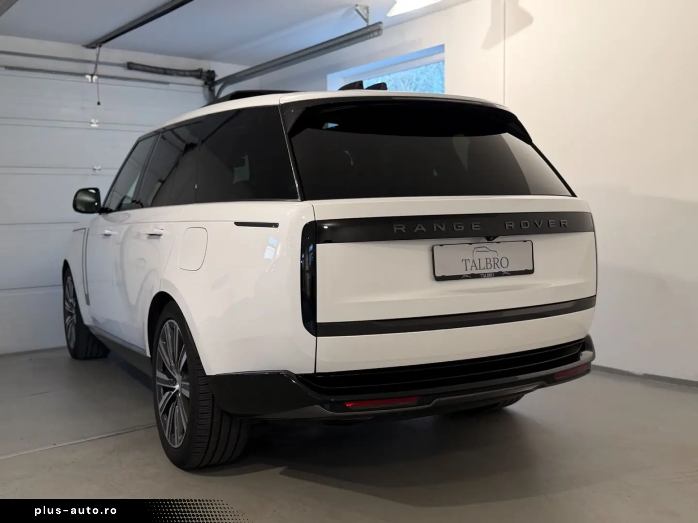 LAND ROVER Range Rover P440e HSE