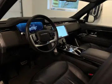 LAND ROVER Range Rover P440e HSE