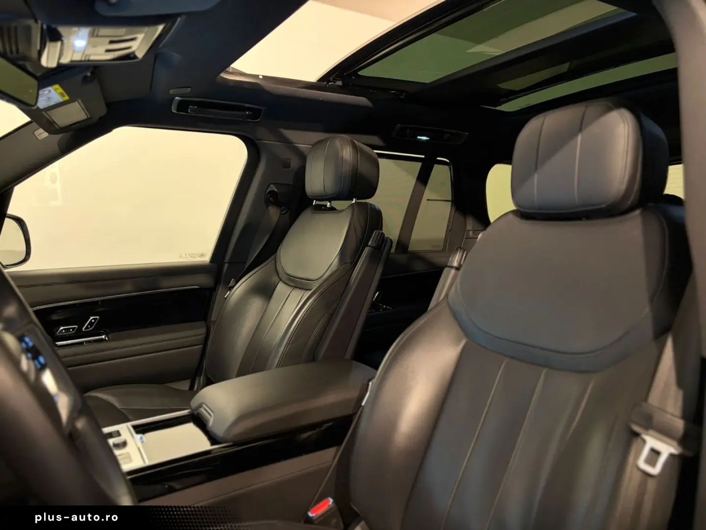 LAND ROVER Range Rover P440e HSE