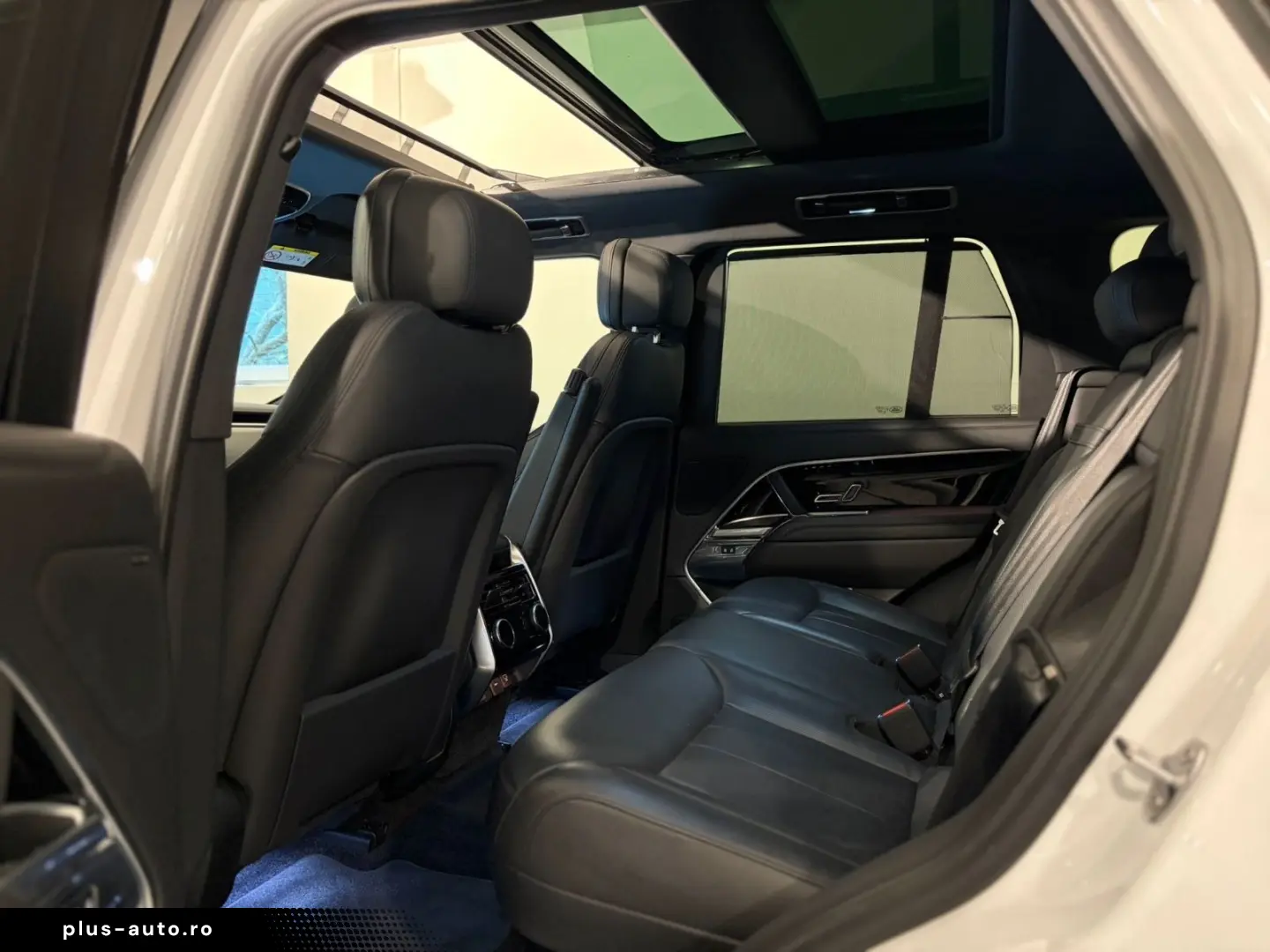 LAND ROVER Range Rover P440e HSE