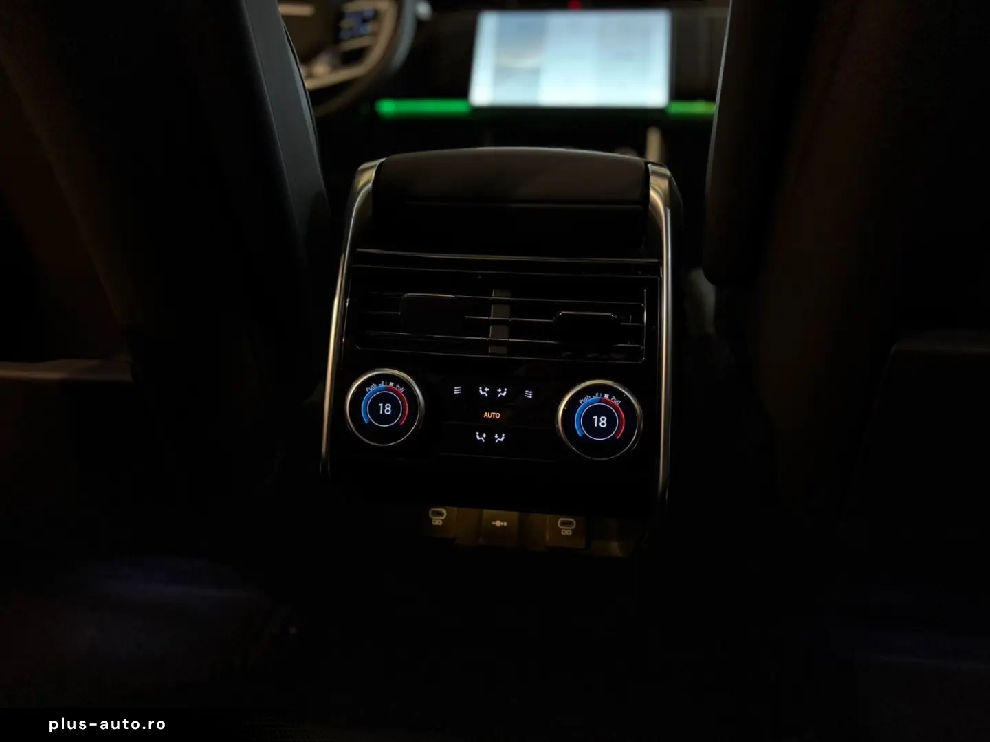 LAND ROVER Range Rover P440e HSE