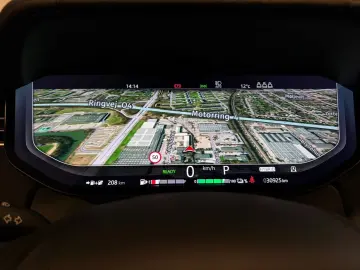 LAND ROVER Range Rover P440e HSE